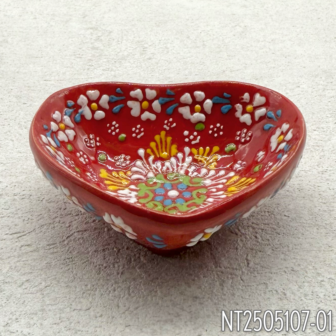 Natto Tülay（Niksar Çini）ハート型ハンドメイド小皿（3種）