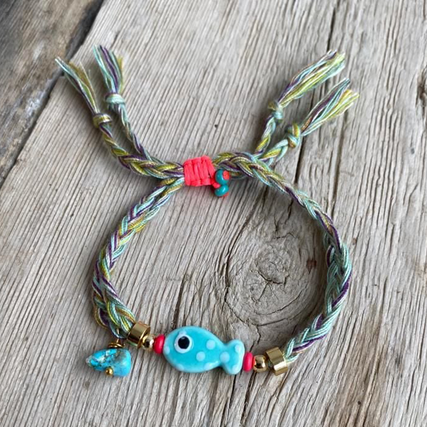 Sua Design Turquoise Color Ceramic Fish Detailed Marbled String Bracelet | Turkuaz Seramik Balik Detayli Ebruli ipli Bileklik