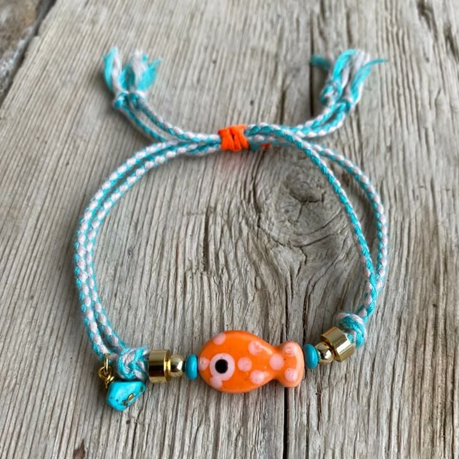 スア・デザイン ハンドメイドセラミック・フィッシュ ロープブレスレット | Sua Design Turuncu Seramik Balık Detaylı İpli Bileklik | Orange Ceramic Fish Detailed String Bracelet